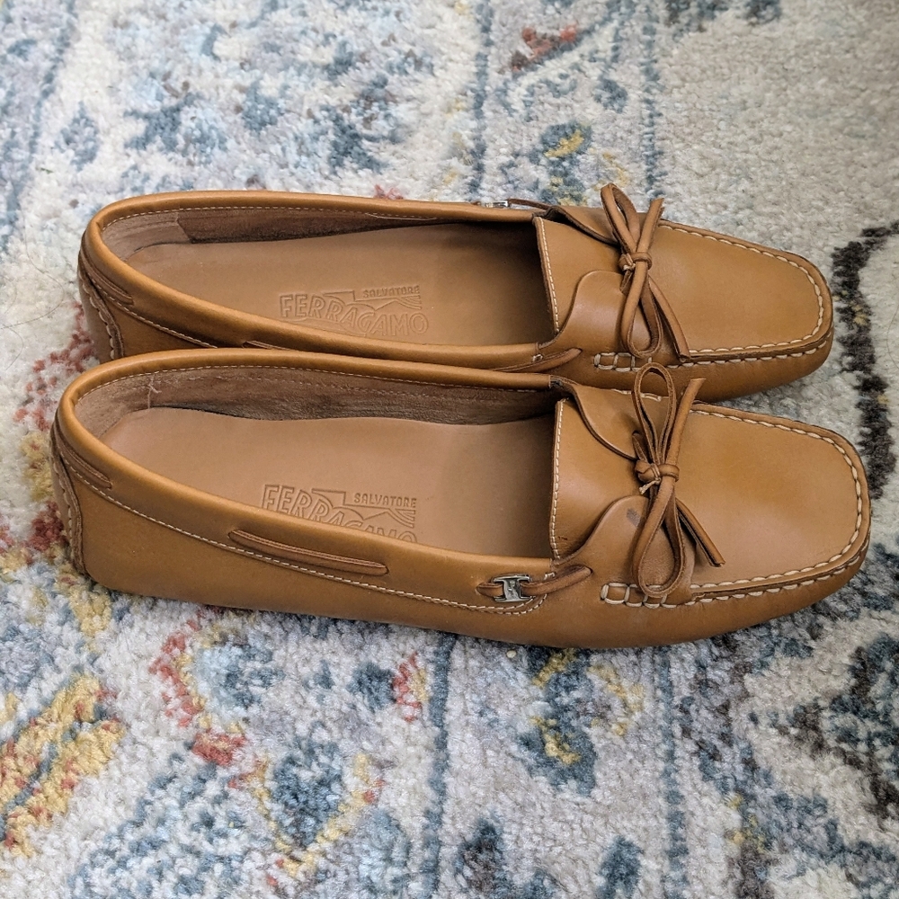 Salvatore Ferragamo Leather Boat Shoes - 9B - Picture 5 of 9